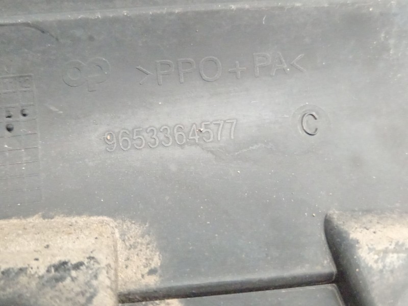 Recambio de aleta delantera derecha para peugeot 307 break (3e) 1.6 hdi 110 referencia OEM IAM 9653364577  