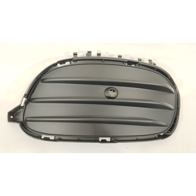 Recambio de rejilla paragolpes derecha para mercedes-benz clase gla (w156) gla 200 (156.943) referencia OEM IAM A1568858800  