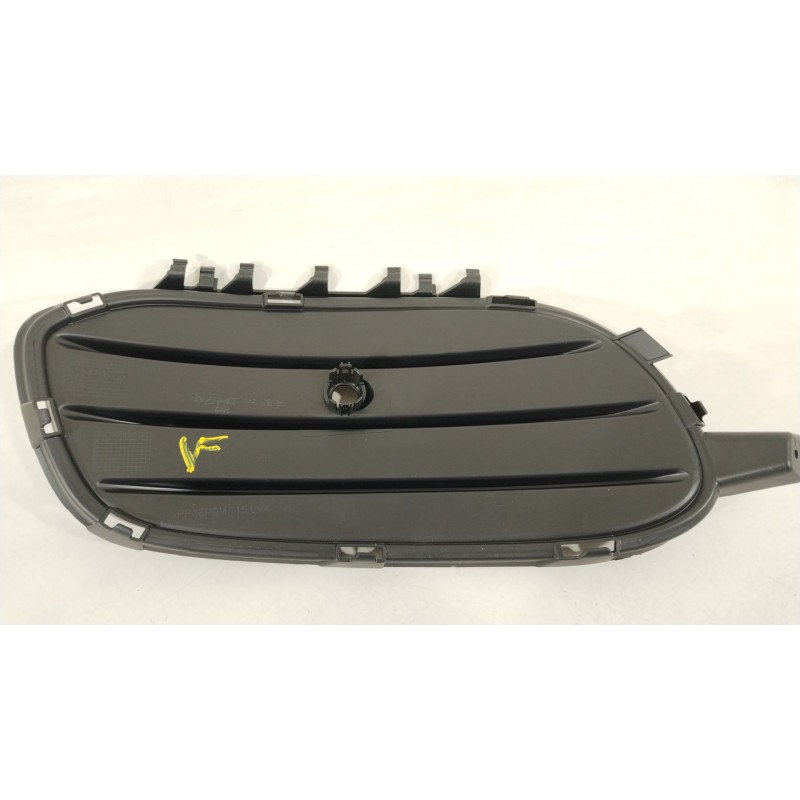 Recambio de rejilla paragolpes derecha para mercedes-benz clase gla (w156) gla 200 (156.943) referencia OEM IAM A1568858800  