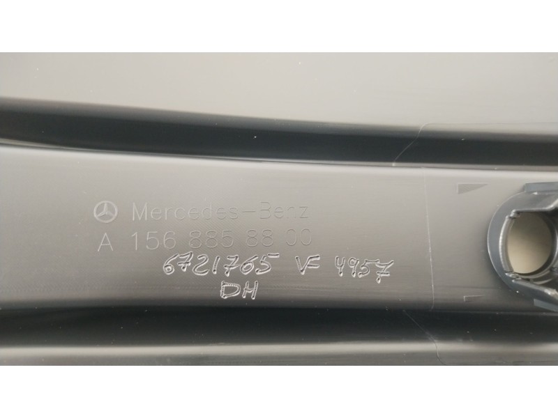 Recambio de rejilla paragolpes derecha para mercedes-benz clase gla (w156) gla 200 (156.943) referencia OEM IAM A1568858800  