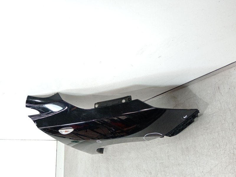 Recambio de aleta delantera derecha para hyundai ix35 (lm, el, elh) 1.7 crdi referencia OEM IAM 663212S000  