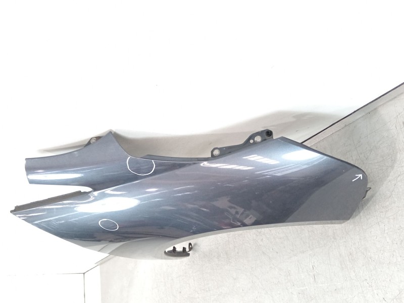 Recambio de aleta delantera derecha para mitsubishi grandis (na_w) 2.0 di-d (na8w) referencia OEM IAM 5220B198  