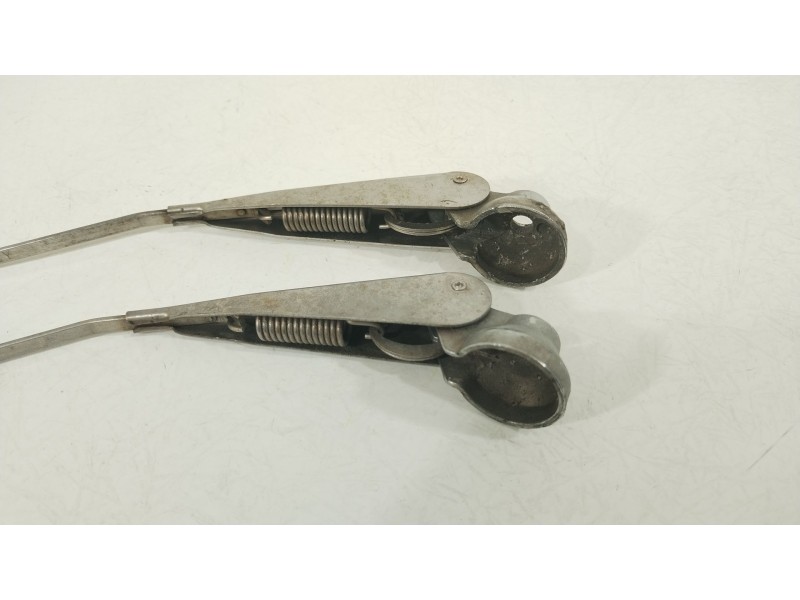 Recambio de brazo limpia delantero izquierdo para seat 600 (110b) 0.8 referencia OEM IAM FEMSA 12600 SEAT 600 