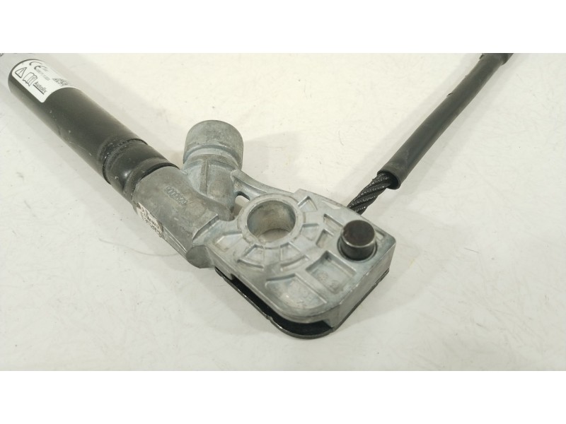 Recambio de enganche cinturon delantero derecho para tesla model 3 ev referencia OEM IAM 1090324C1C  