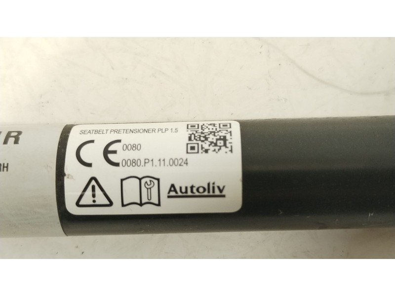 Recambio de enganche cinturon delantero derecho para tesla model 3 ev referencia OEM IAM 1090324C1C  