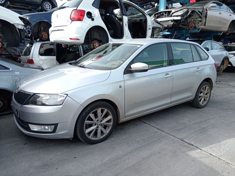 skoda rapid spaceback (nh1) del año 2014