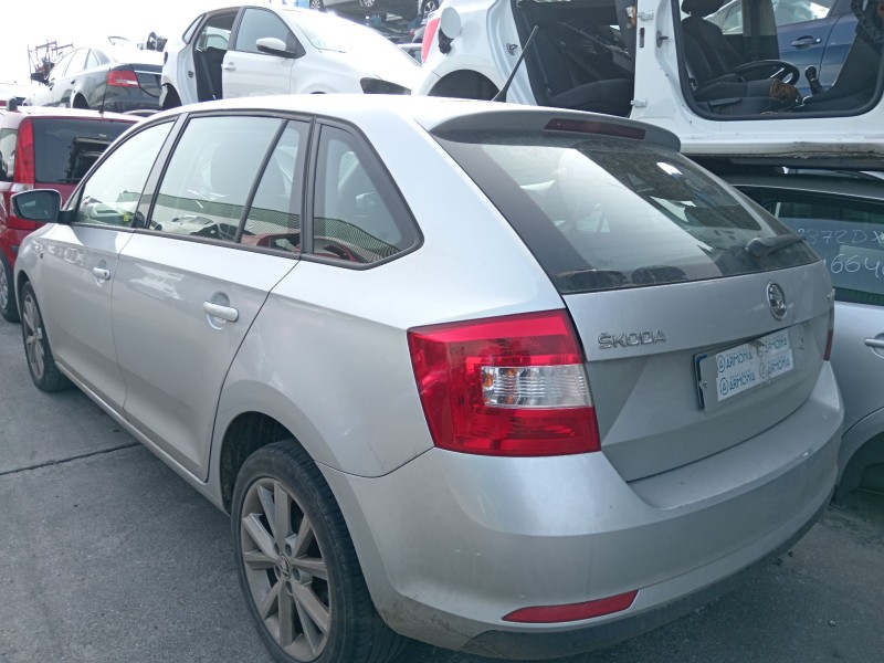 skoda rapid spaceback (nh1) del año 2014