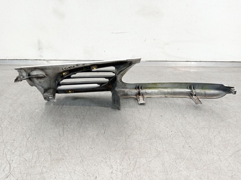 Recambio de rejilla paragolpes derecha para renault megane i classic (la0/1_) 1.9 tdi referencia OEM IAM 7700834201  