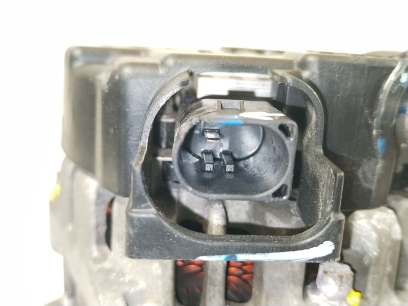 Recambio de alternador para hyundai i30 (pde, pd, pden) 1.6 crdi referencia OEM IAM 373002U200 61005074 