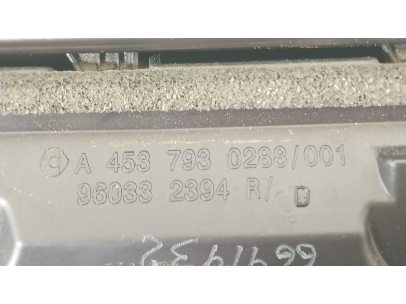 Recambio de moldura para smart forfour hatchback (453) 0.9 (453.044, 453.053) referencia OEM IAM A4537930288  