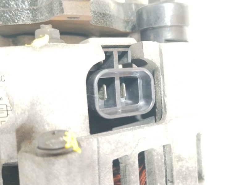 Recambio de alternador para hyundai tucson (jm) 2.0 crdi referencia OEM IAM 3730027012  