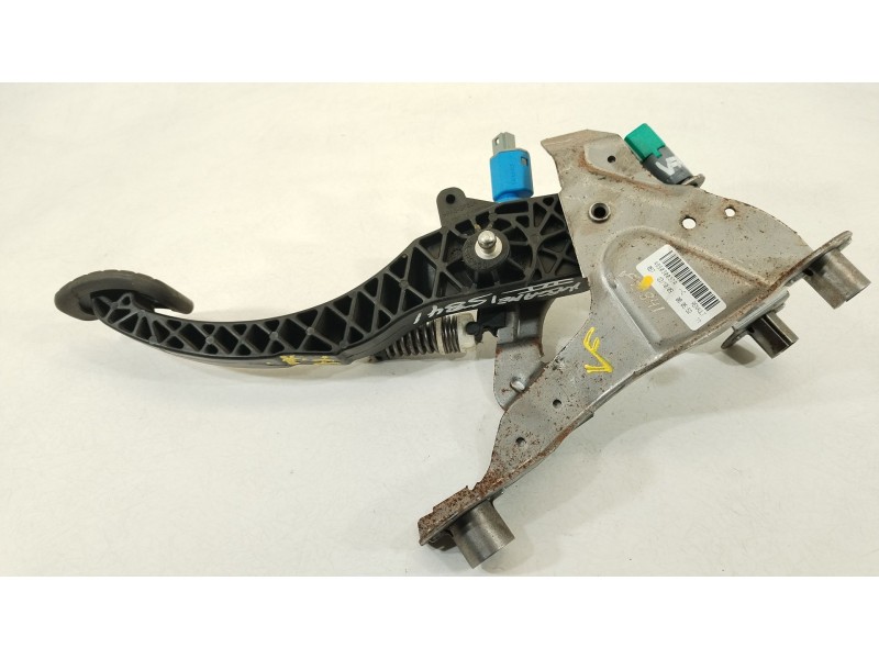 Recambio de pedal embrague para renault megane iii hatchback (bz0/1_, b3_) 1.5 dci referencia OEM IAM 465030037R  