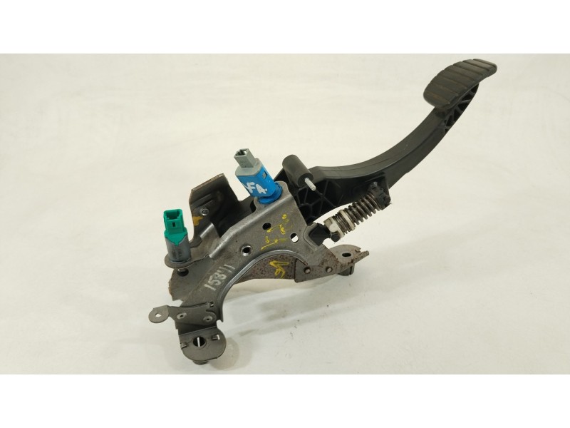 Recambio de pedal embrague para renault megane iii hatchback (bz0/1_, b3_) 1.5 dci referencia OEM IAM 465030037R  
