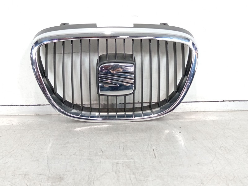 Recambio de rejilla delantera para seat leon (1p1) 1.9 tdi referencia OEM IAM 5P0853654 5P0853679 