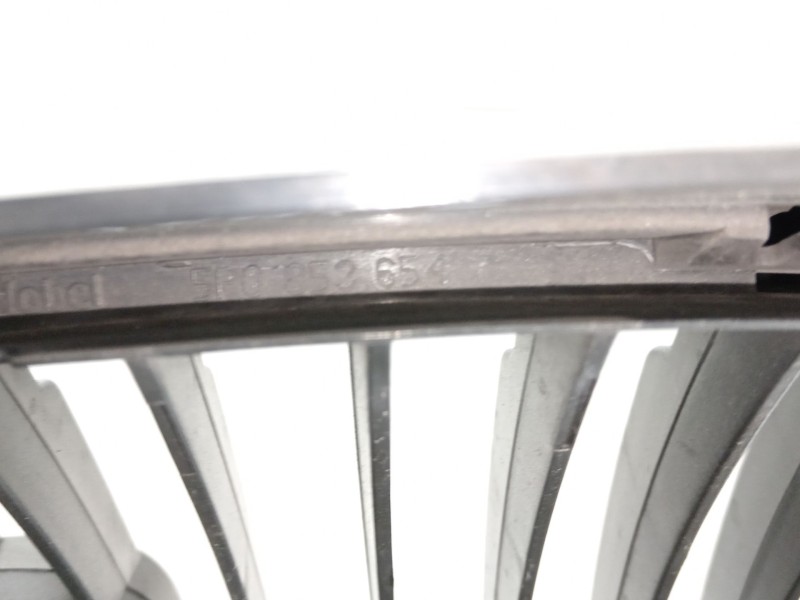 Recambio de rejilla delantera para seat leon (1p1) 1.9 tdi referencia OEM IAM 5P0853654 5P0853679 