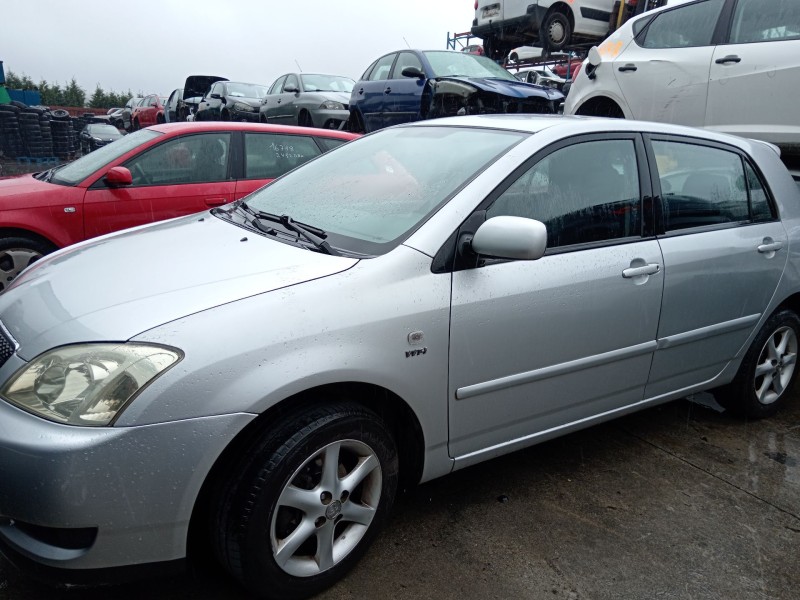 toyota corolla (_e12_) del año 2003