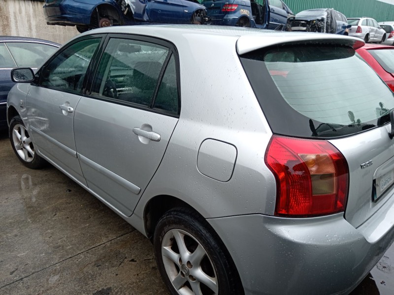 toyota corolla (_e12_) del año 2003