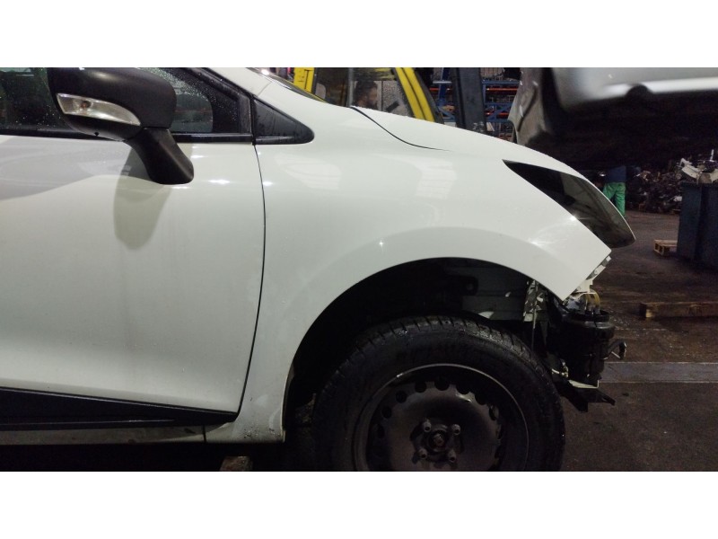Recambio de aleta delantera derecha para renault clio iv (bh_) 1.5 dci 75 referencia OEM IAM   
