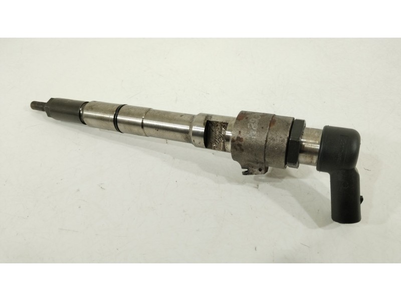 Recambio de inyector para skoda fabia ii (542) 1.6 tdi referencia OEM IAM 03L130277S  
