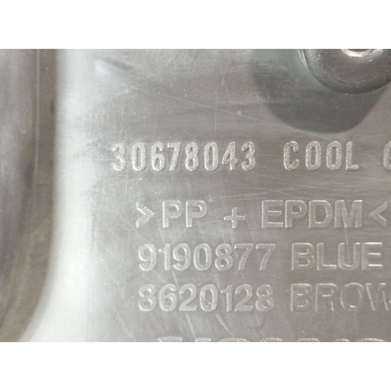 Recambio de aletin delantero izquierdo para volvo xc70 i cross country (295) d5 xc awd referencia OEM IAM 30678043  