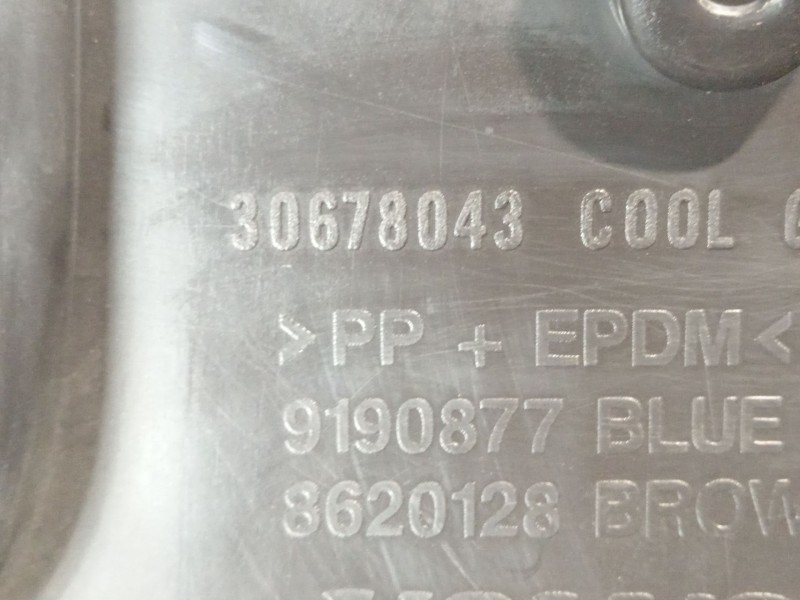 Recambio de aletin delantero izquierdo para volvo xc70 i cross country (295) d5 xc awd referencia OEM IAM 30678043  