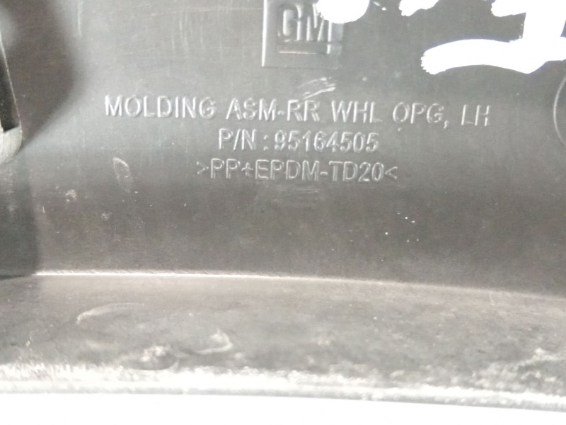 Recambio de aletin trasero izquierdo para opel mokka x 120 aniversario start/stop referencia OEM IAM 95164505  