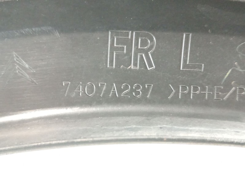 Recambio de aletin delantero izquierdo para citroën c4 aircross 1.6 hdi 115 referencia OEM IAM 7407A237  