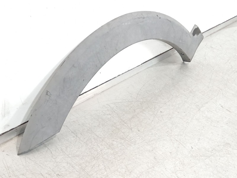 Recambio de aletin delantero izquierdo para chevrolet captiva 2.0 vcdi lt referencia OEM IAM 96439703  