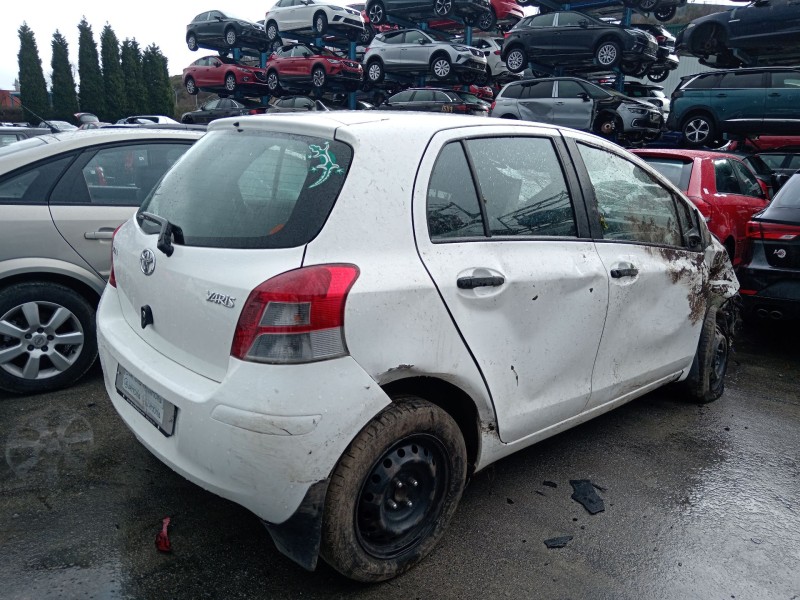 toyota yaris (_p9_) del año 2010