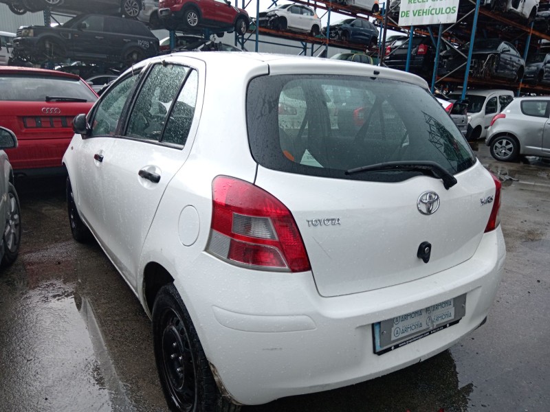 toyota yaris (_p9_) del año 2010