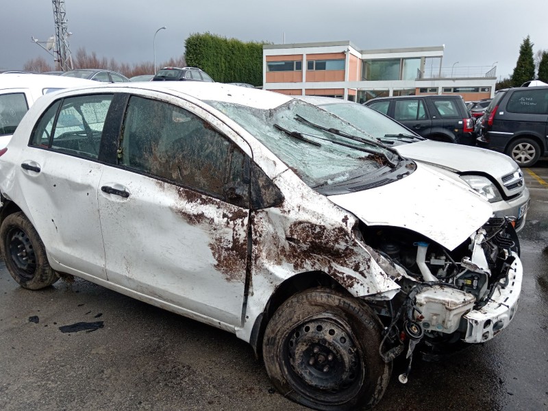 toyota yaris (_p9_) del año 2010