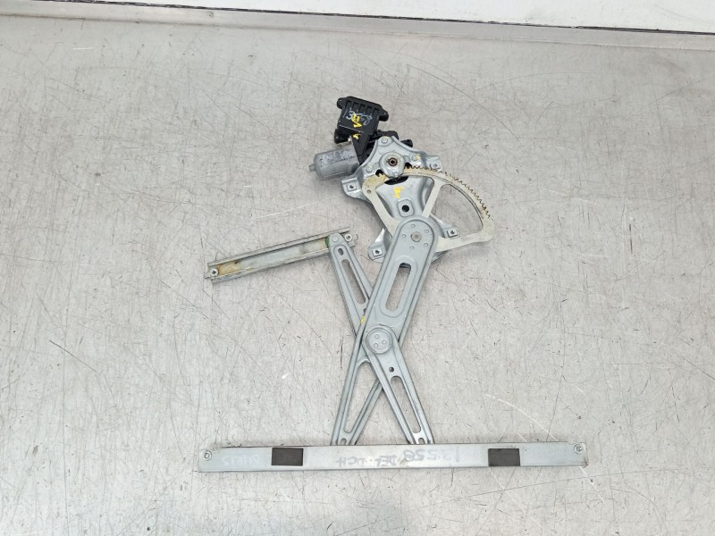 Recambio de elevalunas delantero derecho para toyota auris (_e15_) 1.8 hybrid (zwe150_) referencia OEM IAM 6981002310 8570102010