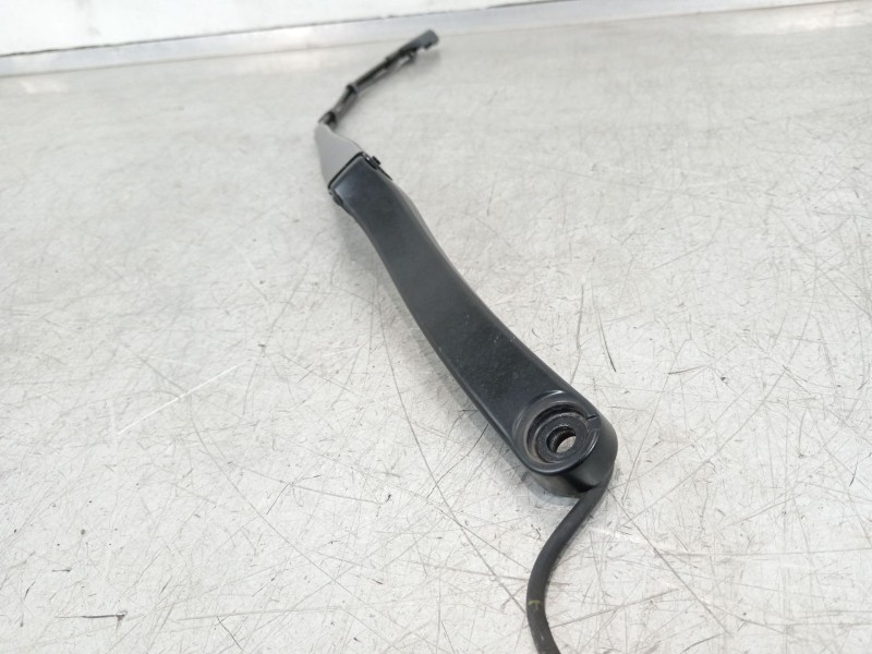 Recambio de brazo limpia delantero derecho para tesla model 3 ev referencia OEM IAM 162168700A  