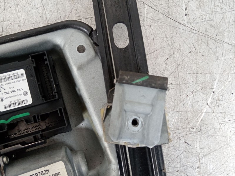 Recambio de elevalunas delantero derecho para volkswagen golf v (1k1) 1.9 tdi referencia OEM IAM 1K0959702M 1K0959792J 