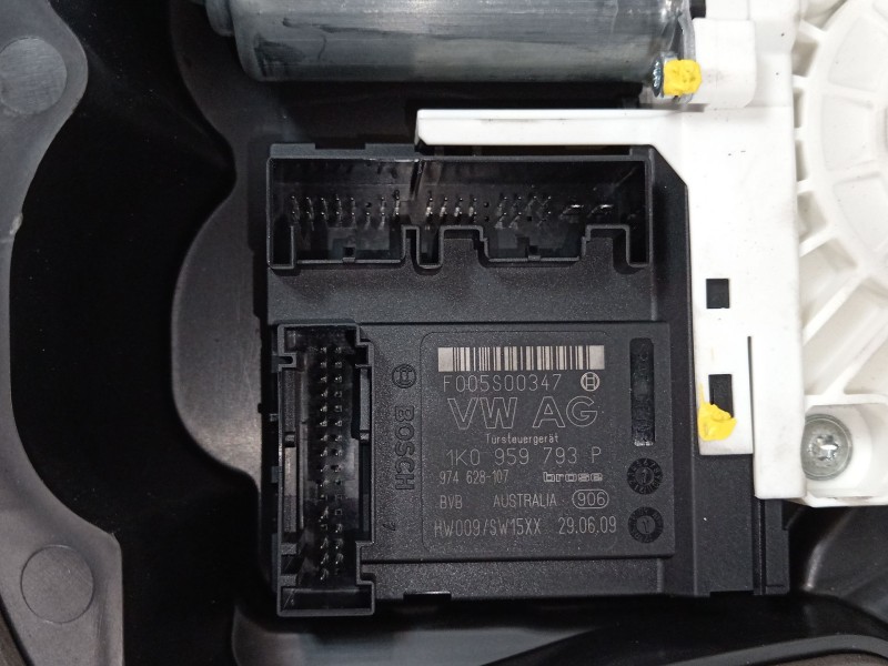 Recambio de elevalunas delantero izquierdo para seat leon (1p1) 2.0 tdi 16v referencia OEM IAM 1P0837401J 1T0959701L 1K0959793P