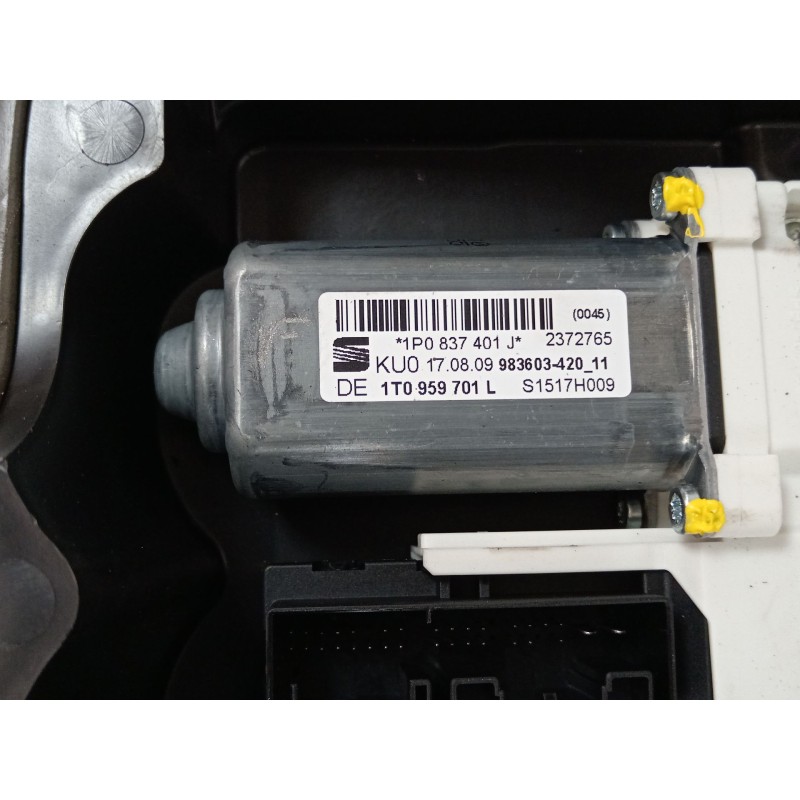 Recambio de elevalunas delantero izquierdo para seat leon (1p1) 2.0 tdi 16v referencia OEM IAM 1P0837401J 1T0959701L 1K0959793P