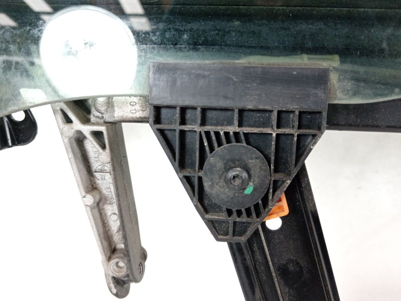 Recambio de elevalunas delantero derecho para seat exeo st (3r5) 2.0 tdi referencia OEM IAM 8E0837462C 8E1959802G 0130821764