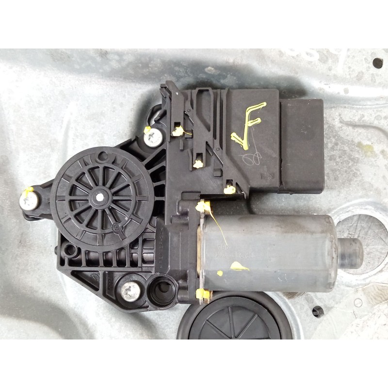 Recambio de elevalunas trasero izquierdo para volkswagen golf iv (1j1) 1.9 tdi referencia OEM IAM 1J4839755A 1J4839461F 1J495981