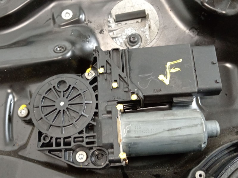 Recambio de elevalunas delantero izquierdo para volkswagen golf iv (1j1) 1.9 tdi referencia OEM IAM 1J4837755E 1J4837461H 1J1959