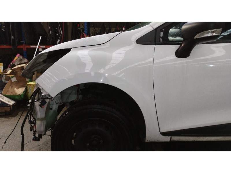 Recambio de aleta delantera izquierda para renault clio iv (bh_) 1.5 dci 75 referencia OEM IAM   