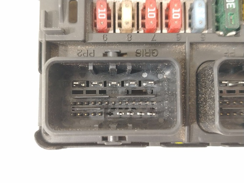 Recambio de caja reles / fusibles para peugeot 407 (6d_) 2.0 (6drfnb, 6drfne) referencia OEM IAM 9661682580 S118983001Q BSML0100