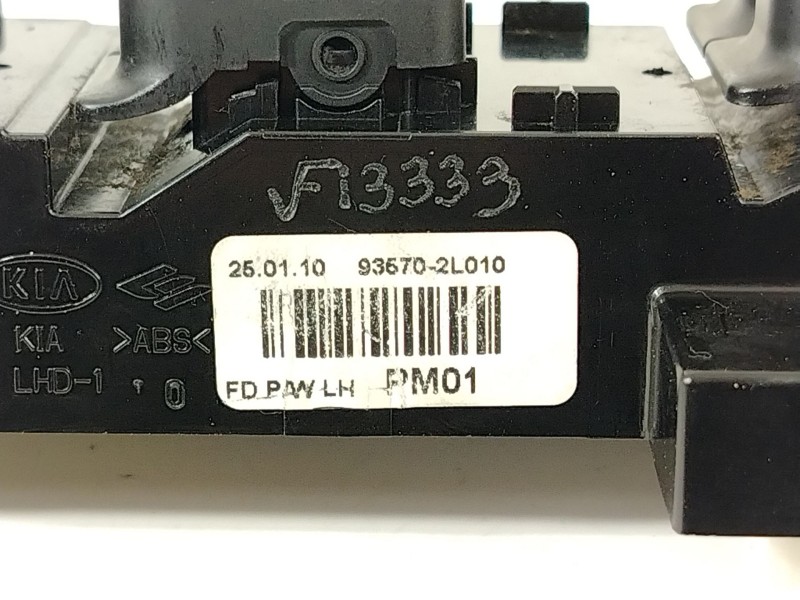 Recambio de mando elevalunas delantero izquierdo para hyundai i30 (fd) 1.4 referencia OEM IAM 935702L010  