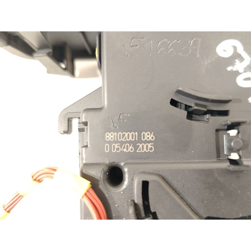 Recambio de mando luces para renault clio iii (br0/1, cr0/1) 1.5 dci referencia OEM IAM 88102001  