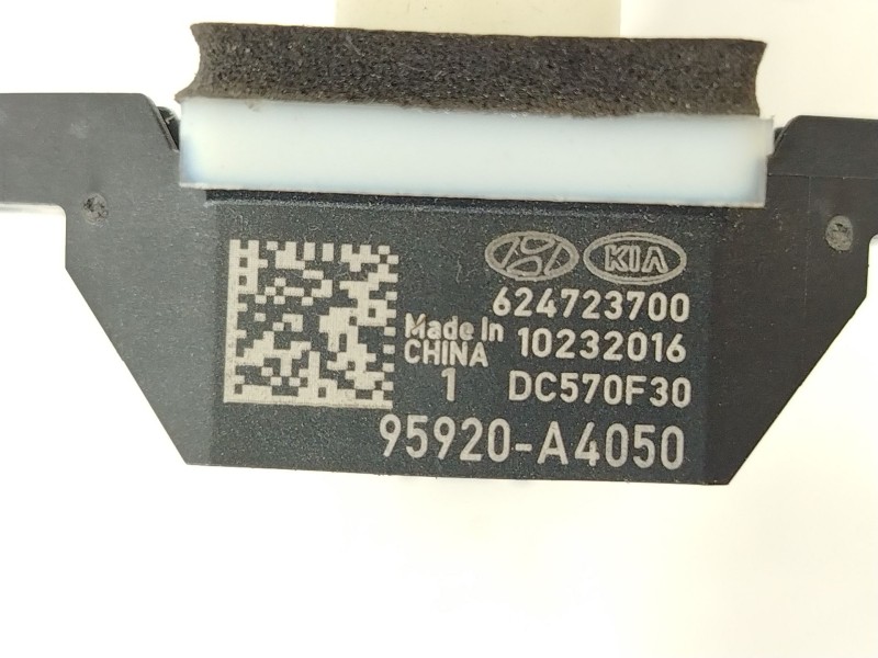 Recambio de sensor para kia carens iv 1.6 gdi referencia OEM IAM 95920A4050  