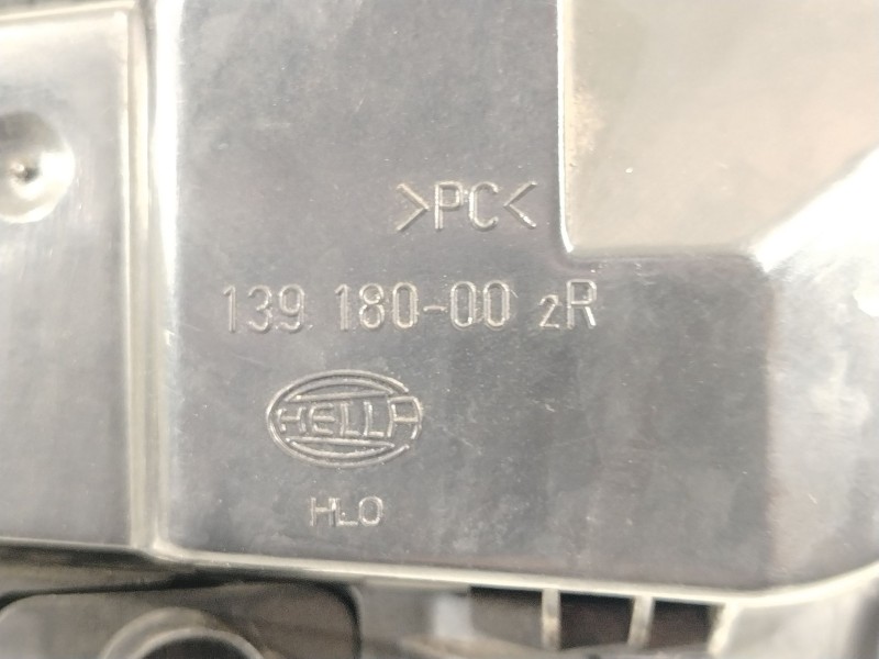 Recambio de faro derecho para volkswagen golf iii (1h1) 1.9 tdi referencia OEM IAM 1H6941018AM 13917400R 