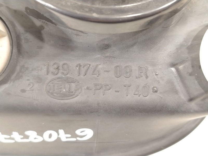 Recambio de faro derecho para volkswagen golf iii (1h1) 1.9 tdi referencia OEM IAM 1H6941018AM 13917400R 