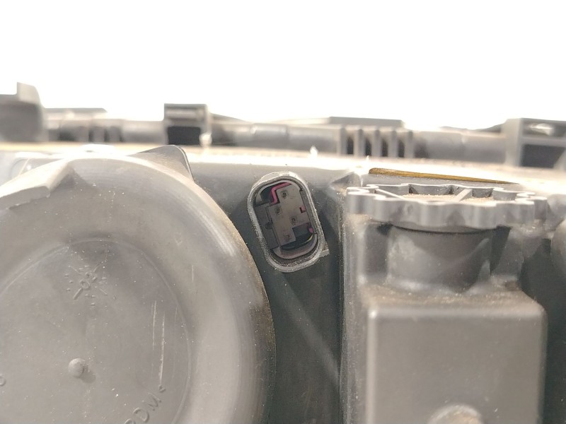 Recambio de faro derecho para bmw 3 (e46) 330 d referencia OEM IAM 63126925644 69256479 5840100001