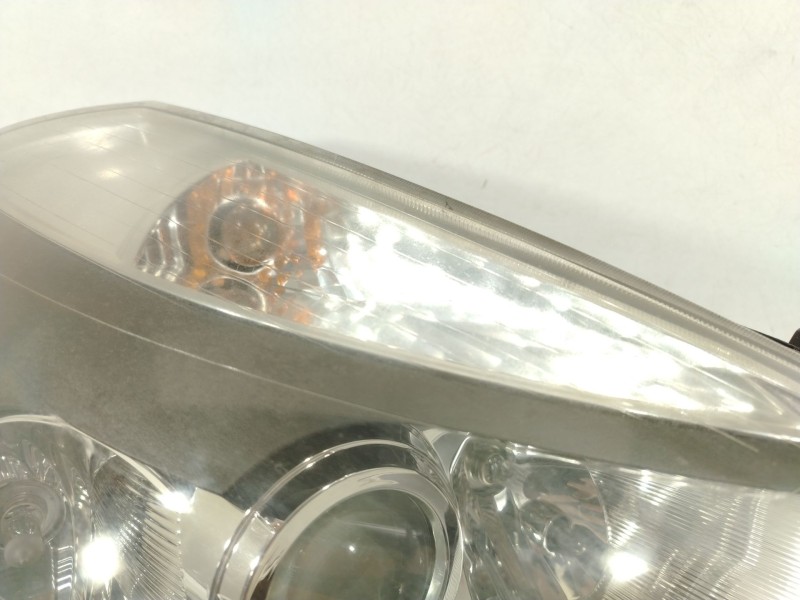 Recambio de faro derecho para renault clio iii (br0/1, cr0/1) 1.4 16v referencia OEM IAM 8200261612 89901157 