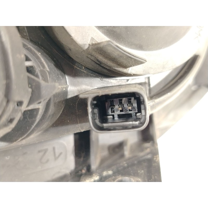 Recambio de faro derecho para renault clio iii (br0/1, cr0/1) 1.4 16v referencia OEM IAM 8200261612 89901157 