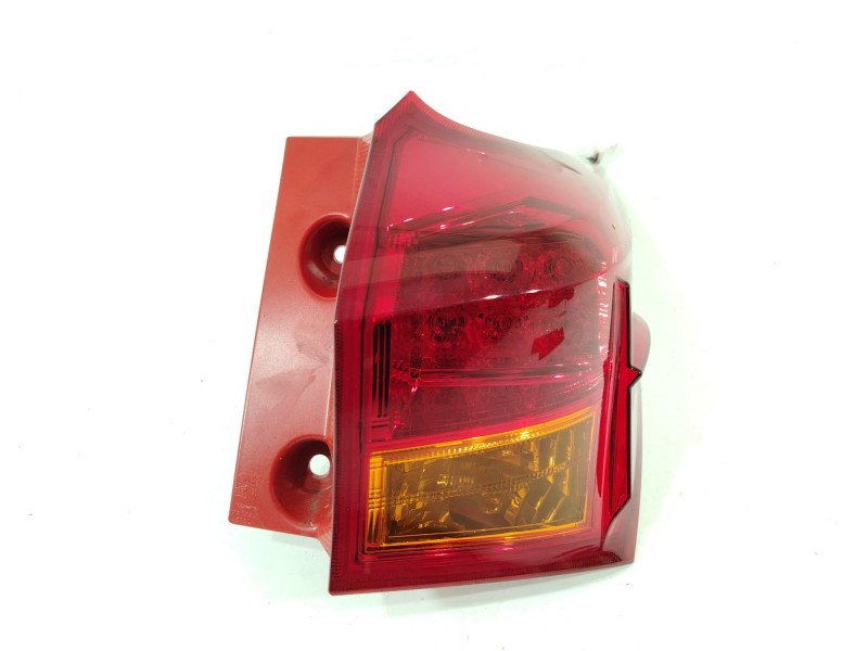 Recambio de piloto trasero derecho para toyota auris hybrid active referencia OEM IAM 8156102710  